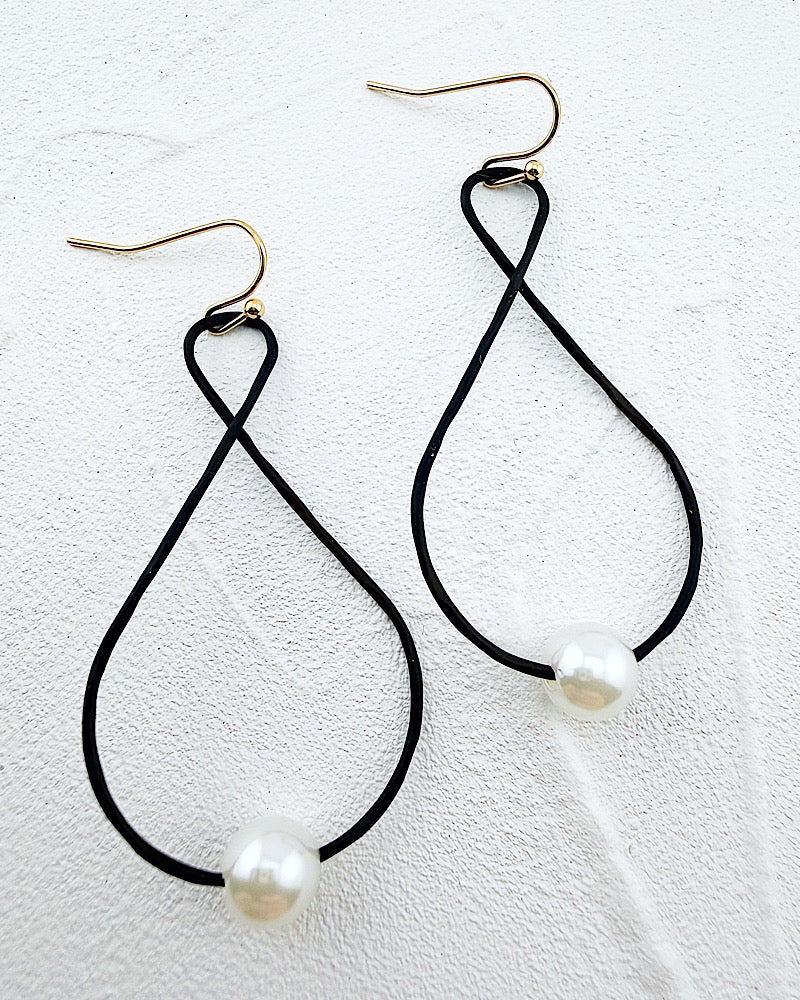 Rory Pearl Earrings