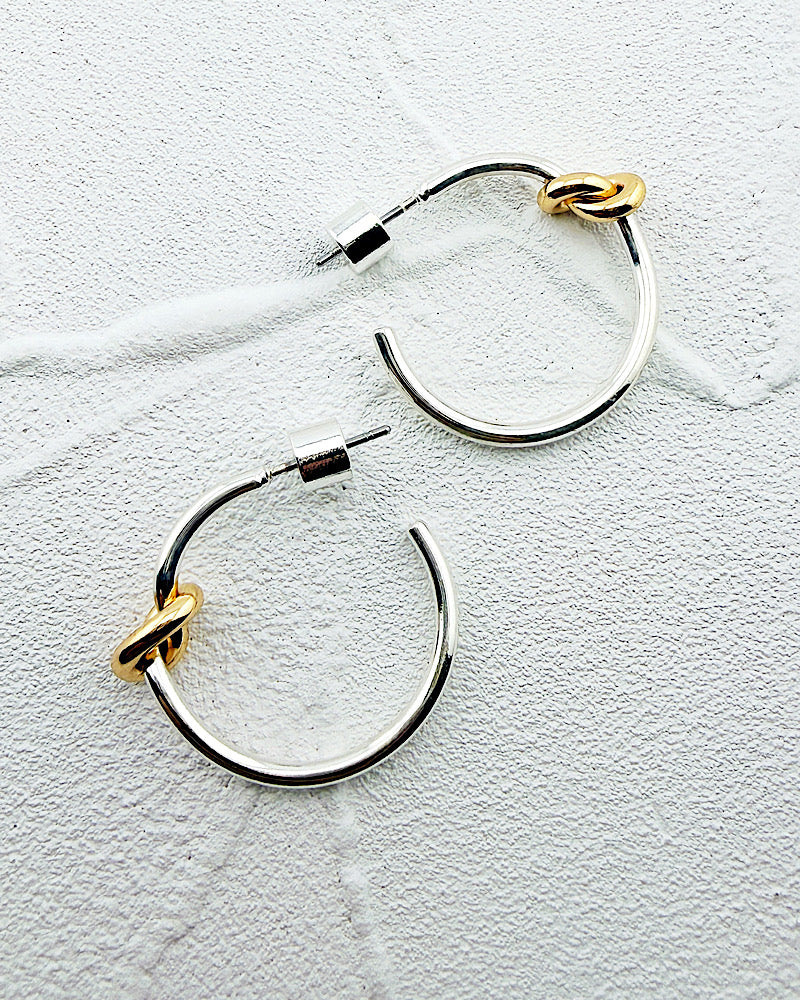 Infinite Knot Hoops