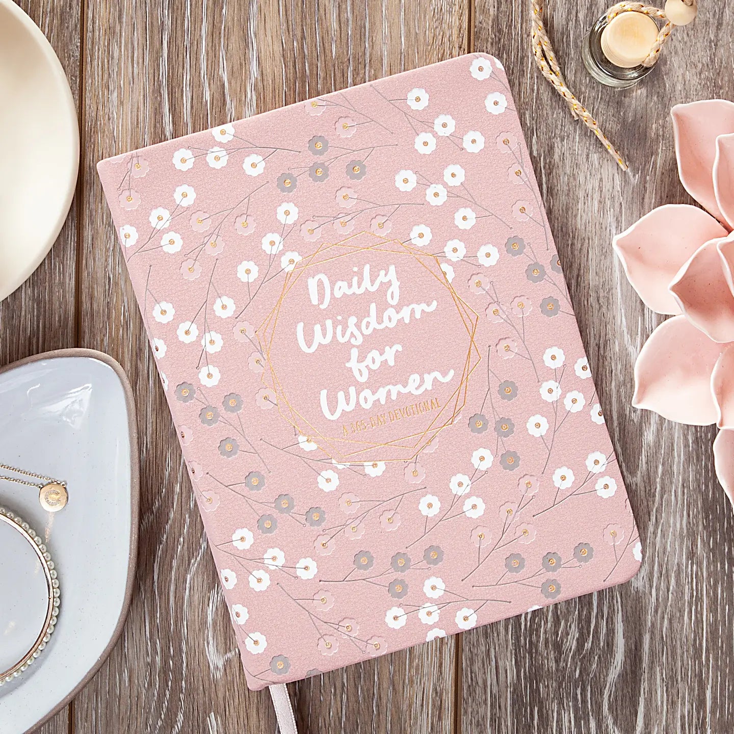 Daily Wisdom For Women Yearlong Devotional