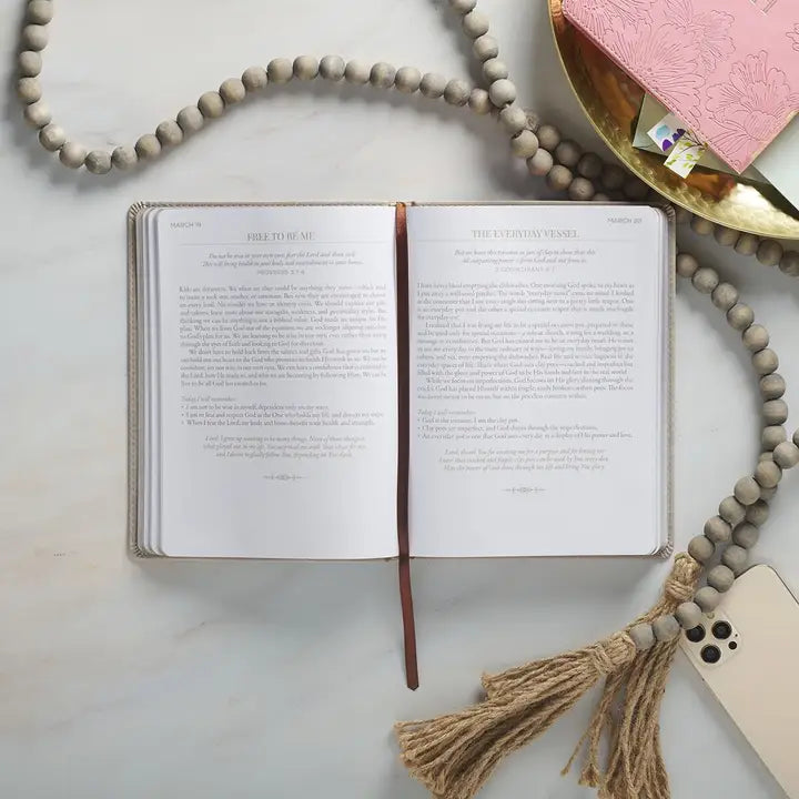 Ten Minutes With God For Women Devotional