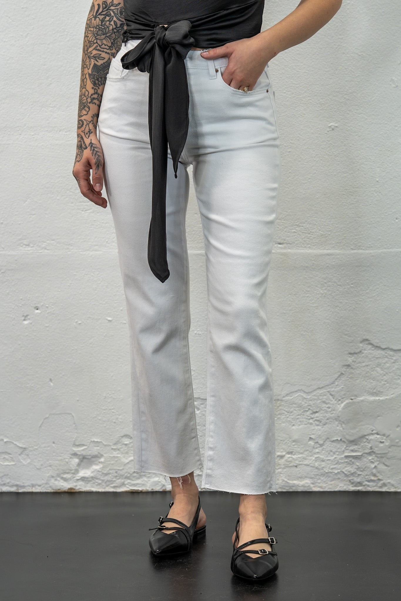 Mazel White Cropped Pants