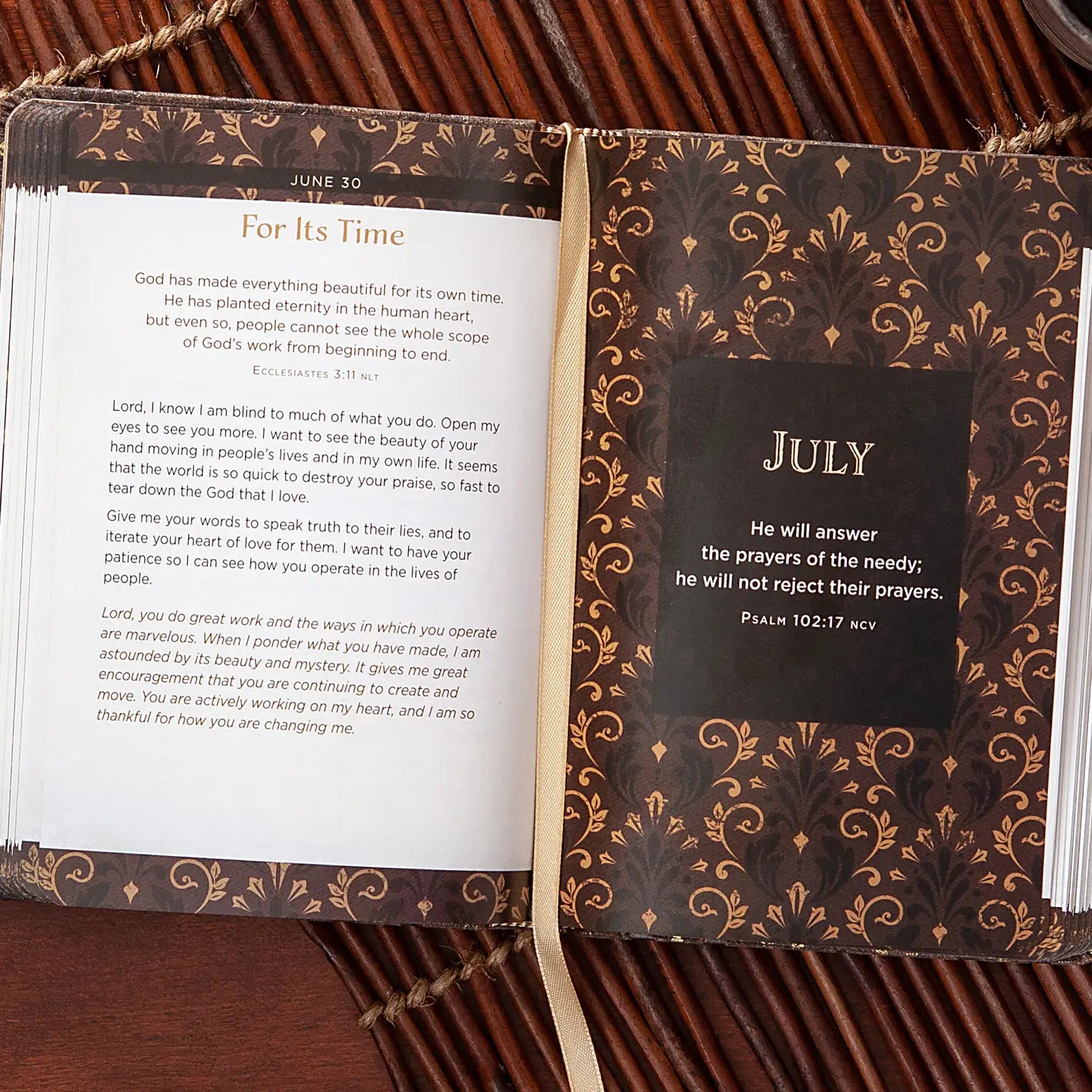 365 Daily Prayers & Declarations For Men Devotional