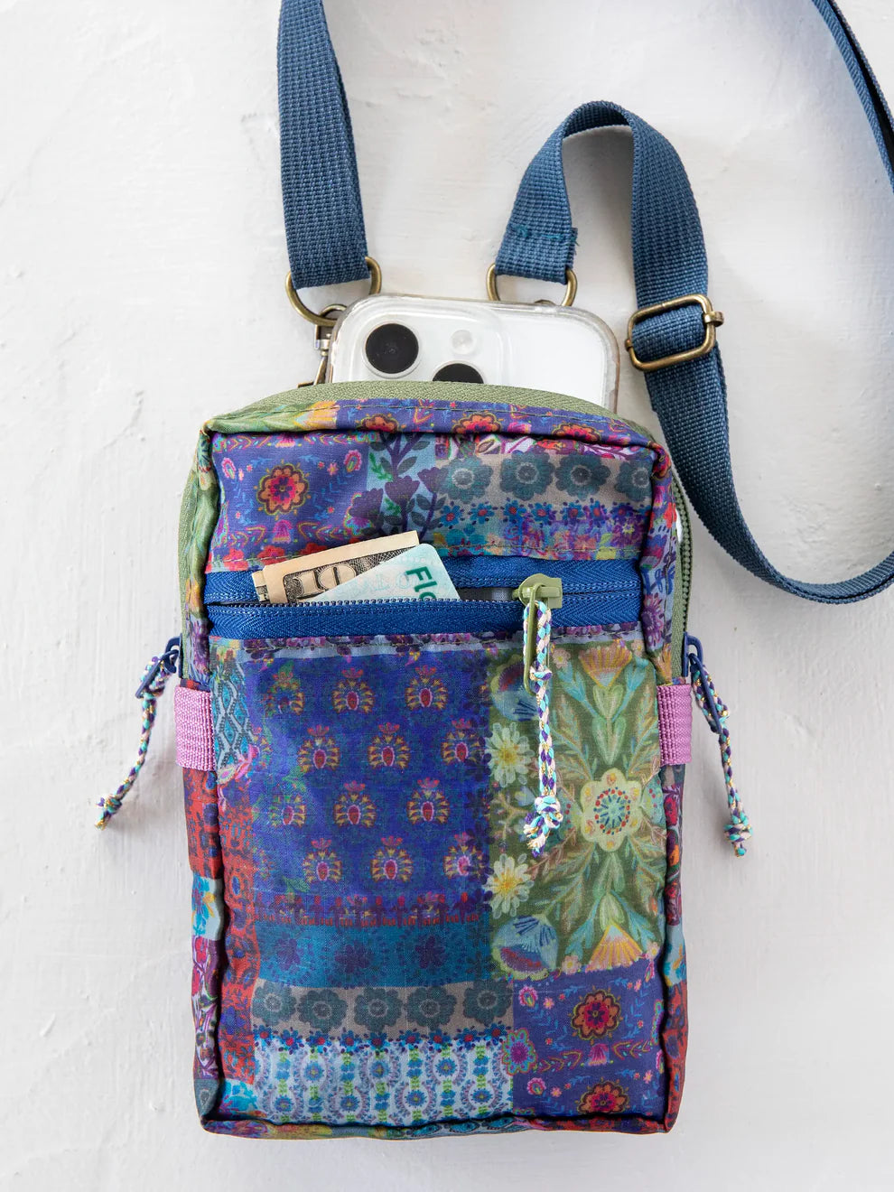 8-In-1 Pocket Crossbody