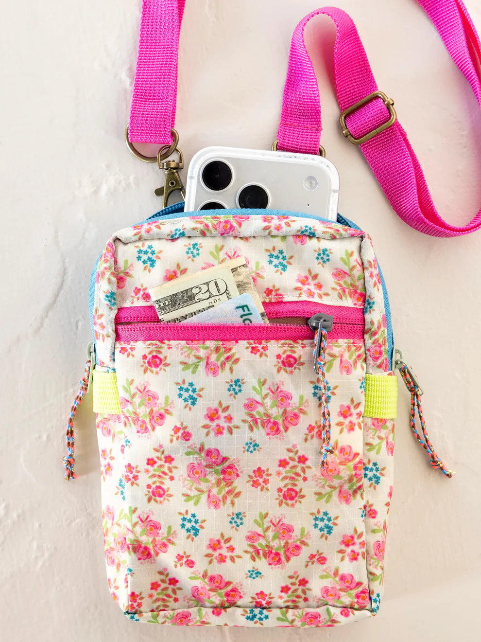 Ditzy Floral 8-in-1 Crossbody
