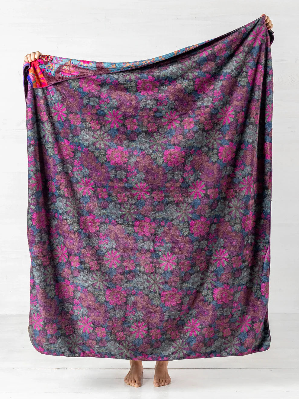 Magenta Birds Cozy Throw