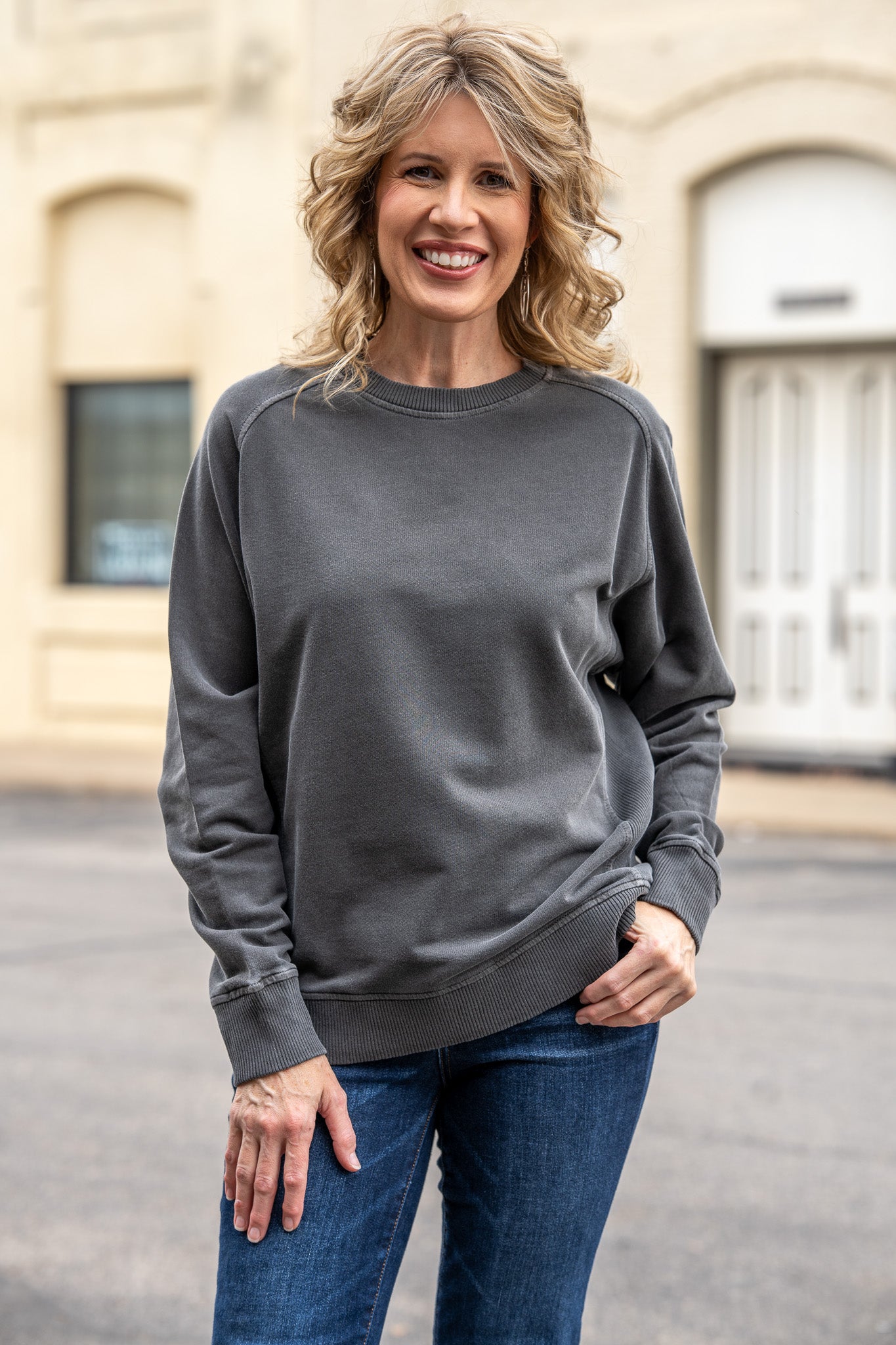 The Soft Stretch Ash Black Pullover