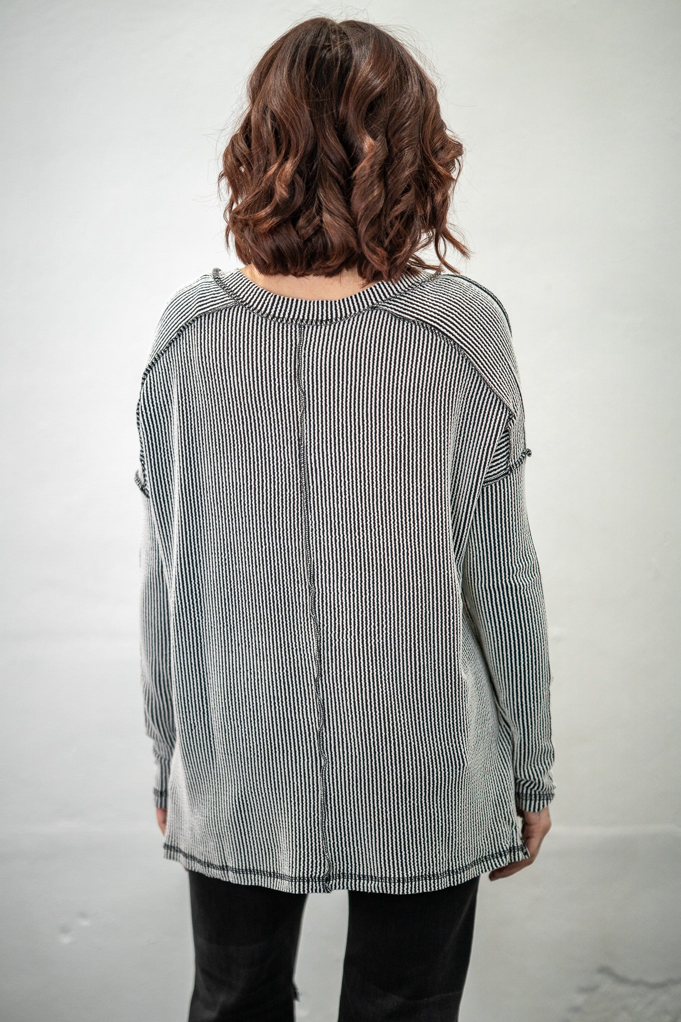 Comfort Queen Black & White Top