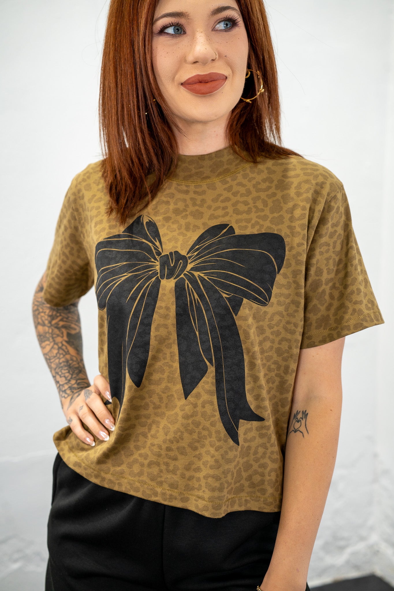 Bow Leopard Cropped Tee