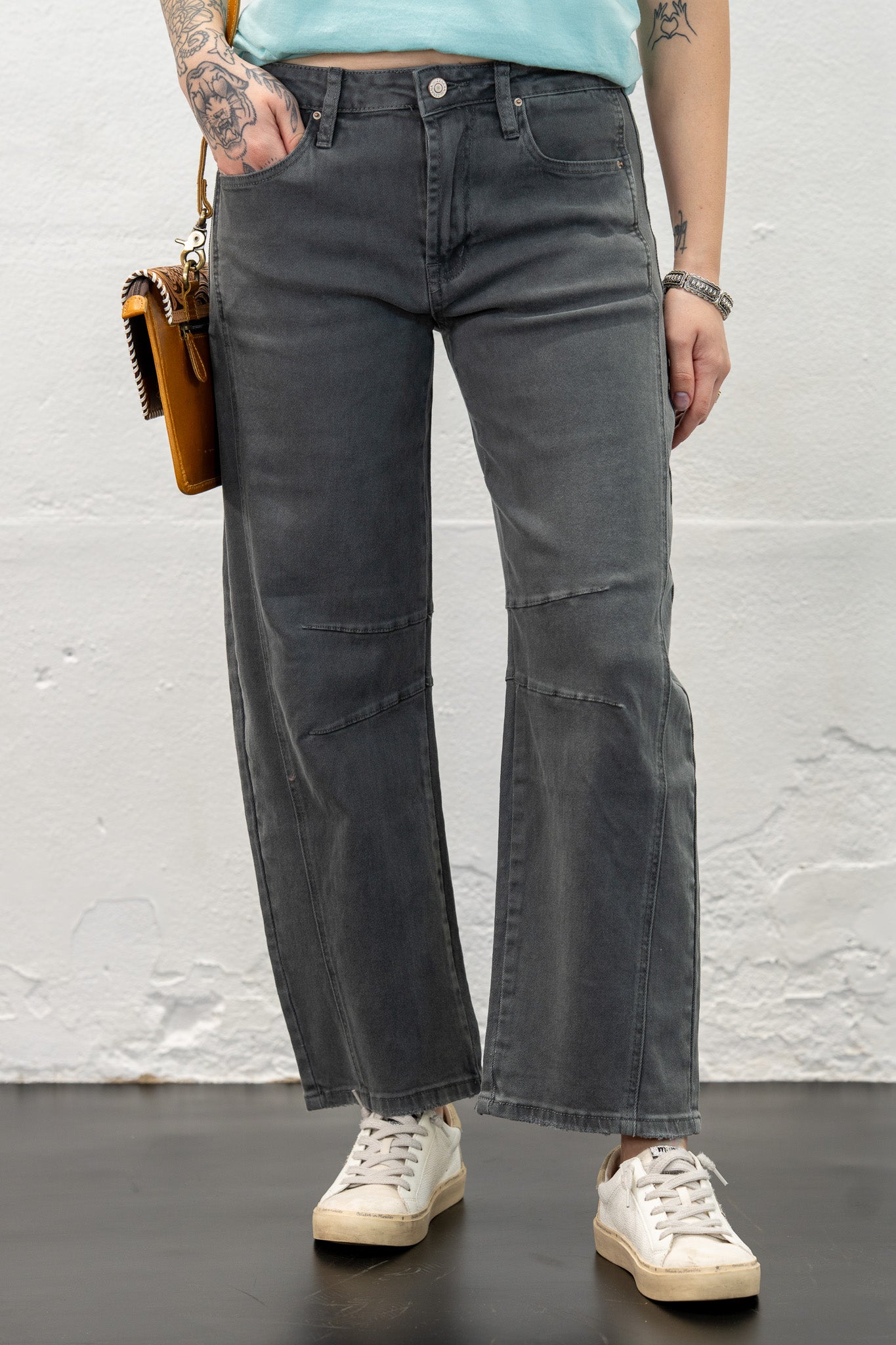 Curve Mode Ash Black Barrel Jeans