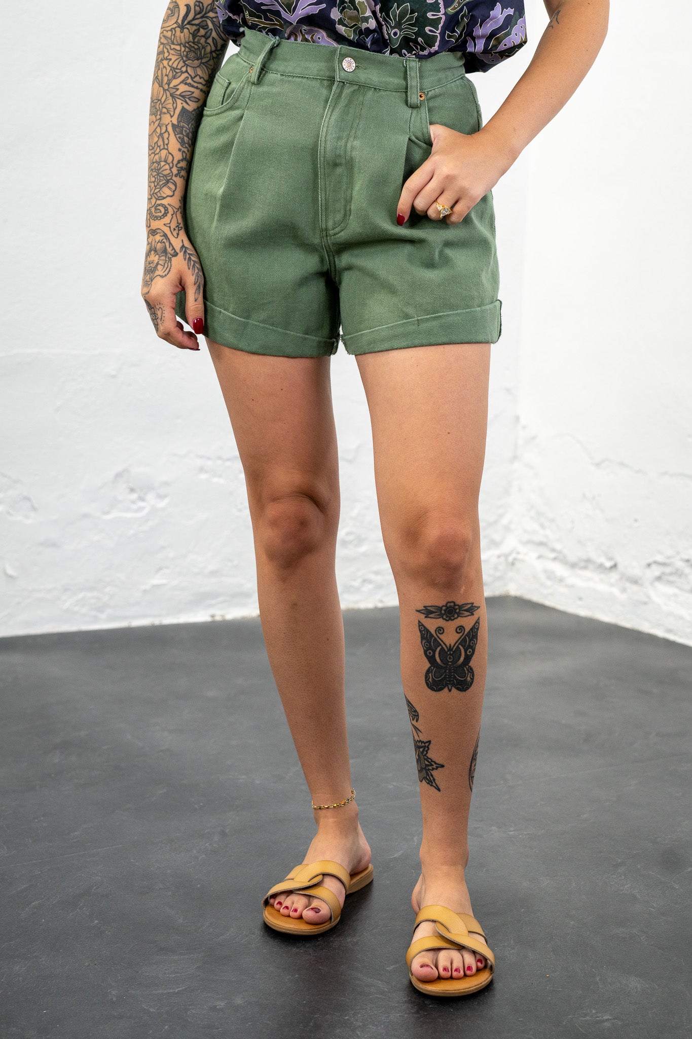 Calyn Olive Cuffed Shorts
