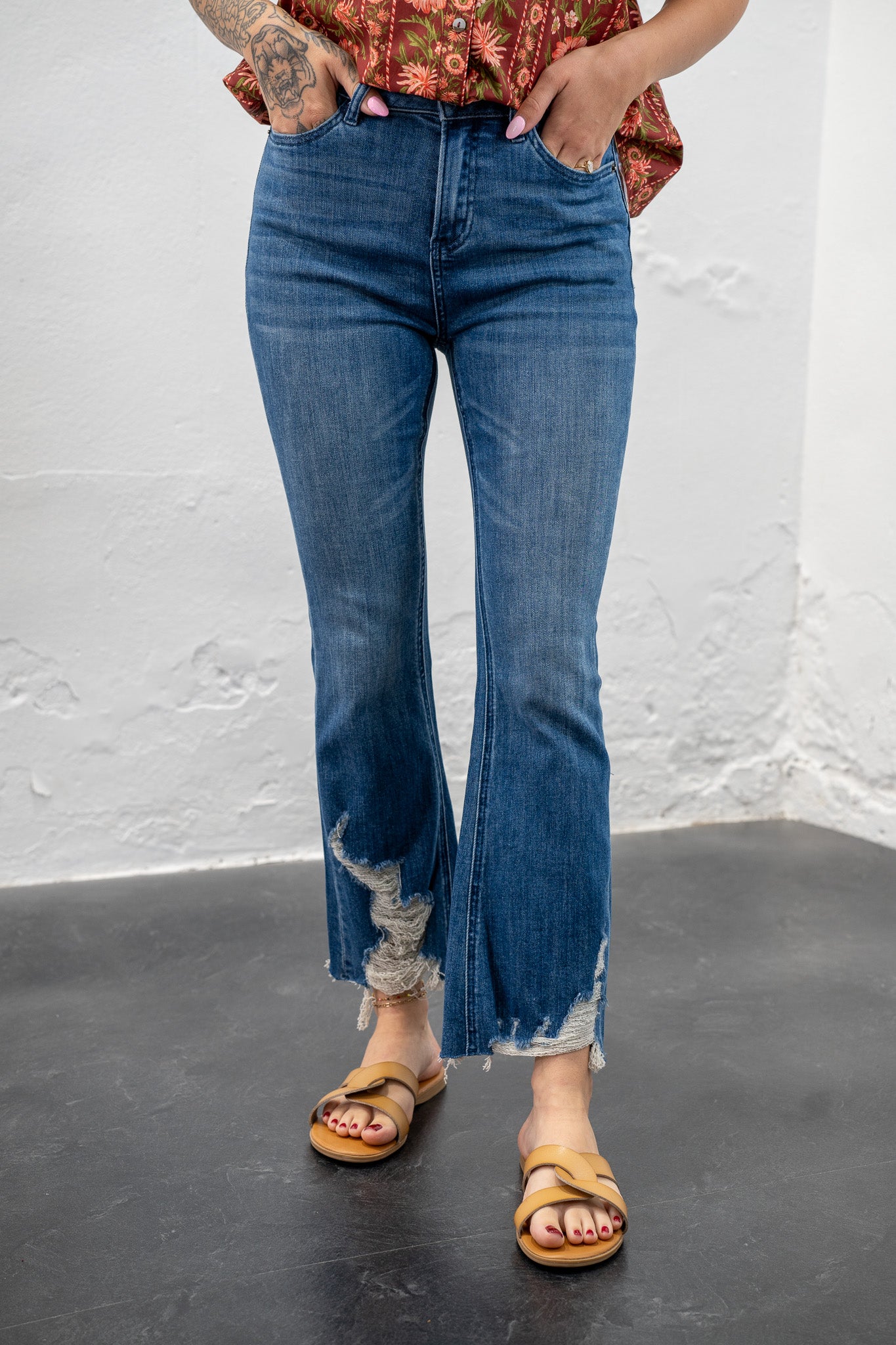 Iris Distressed Crop Jeans