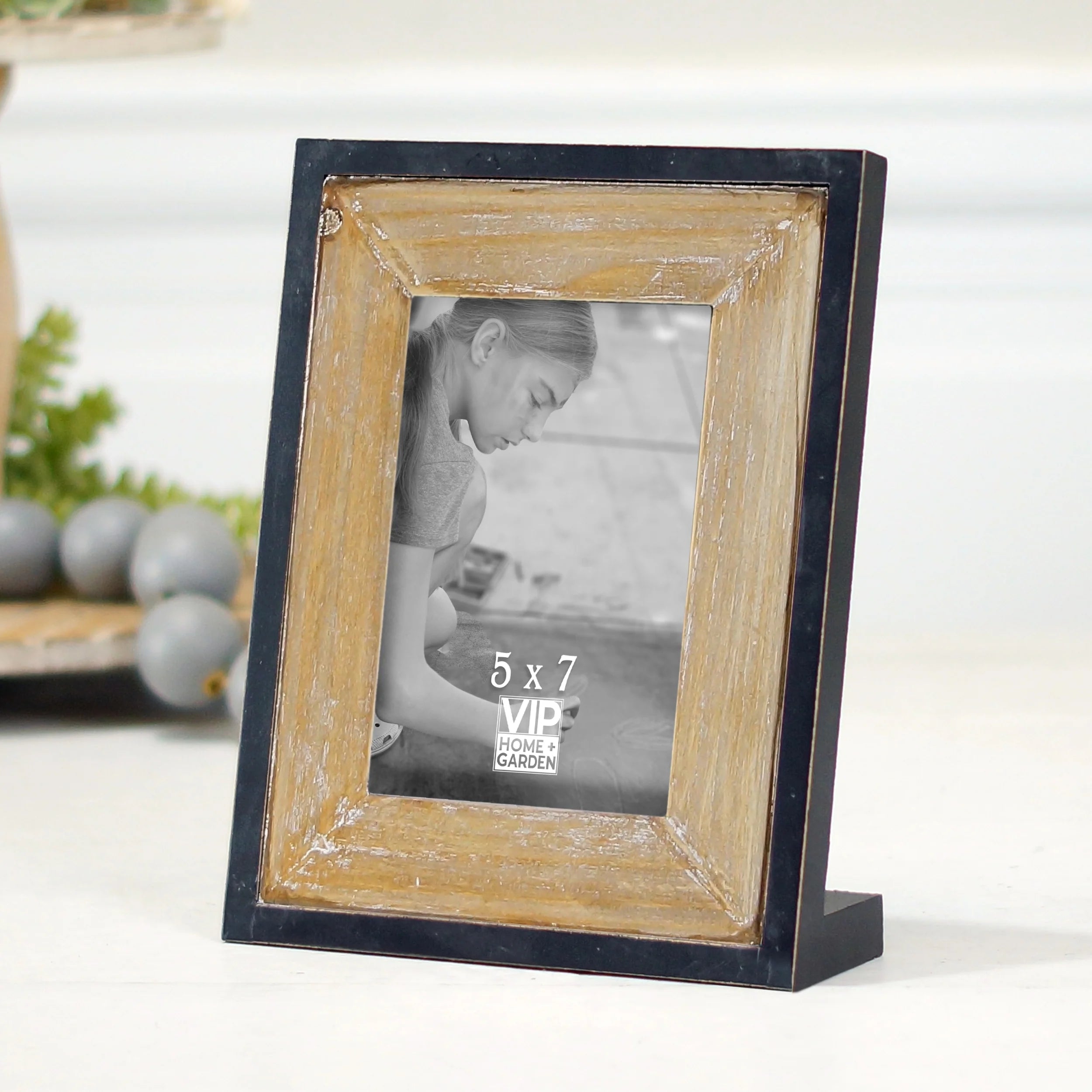 Wally Black Trim 5x7 Frame