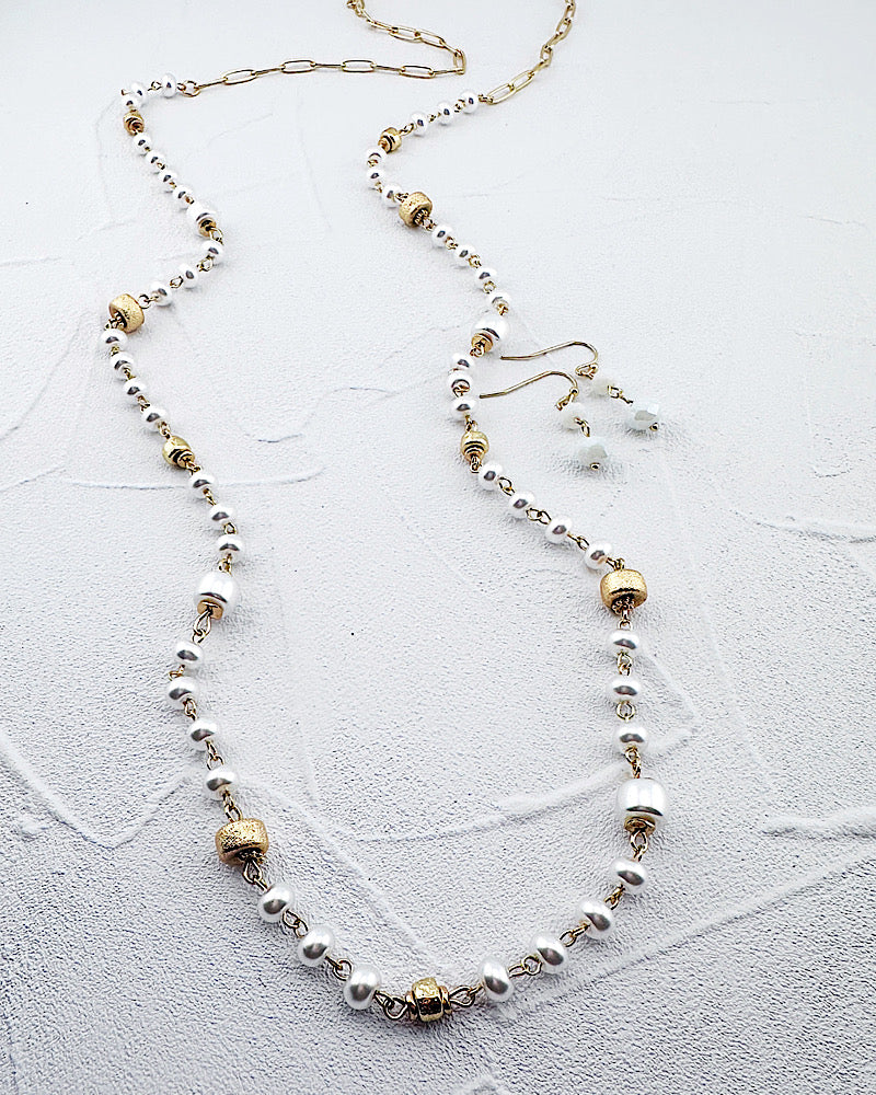 Elizabeth Pearl Necklace Set