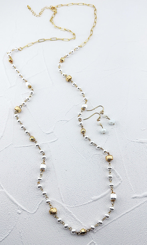 Elizabeth Pearl Necklace Set