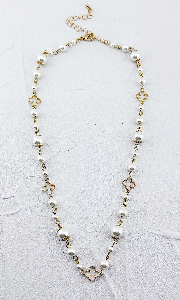 Khloe Pearl Necklace