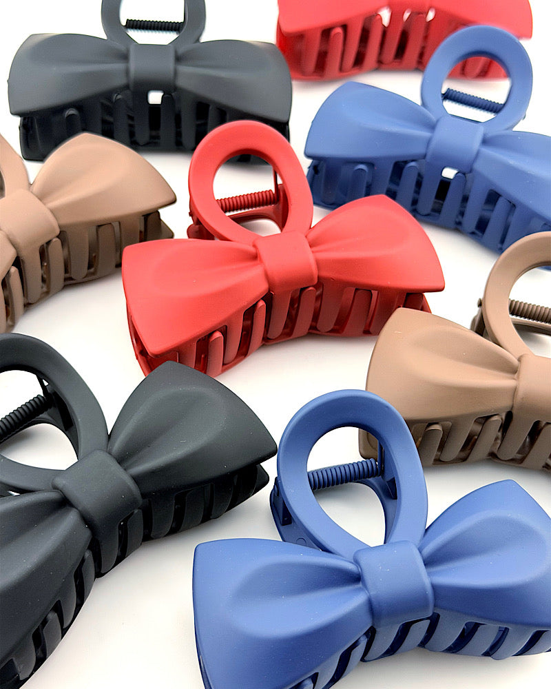 Basic Babe Bow Hair Clip