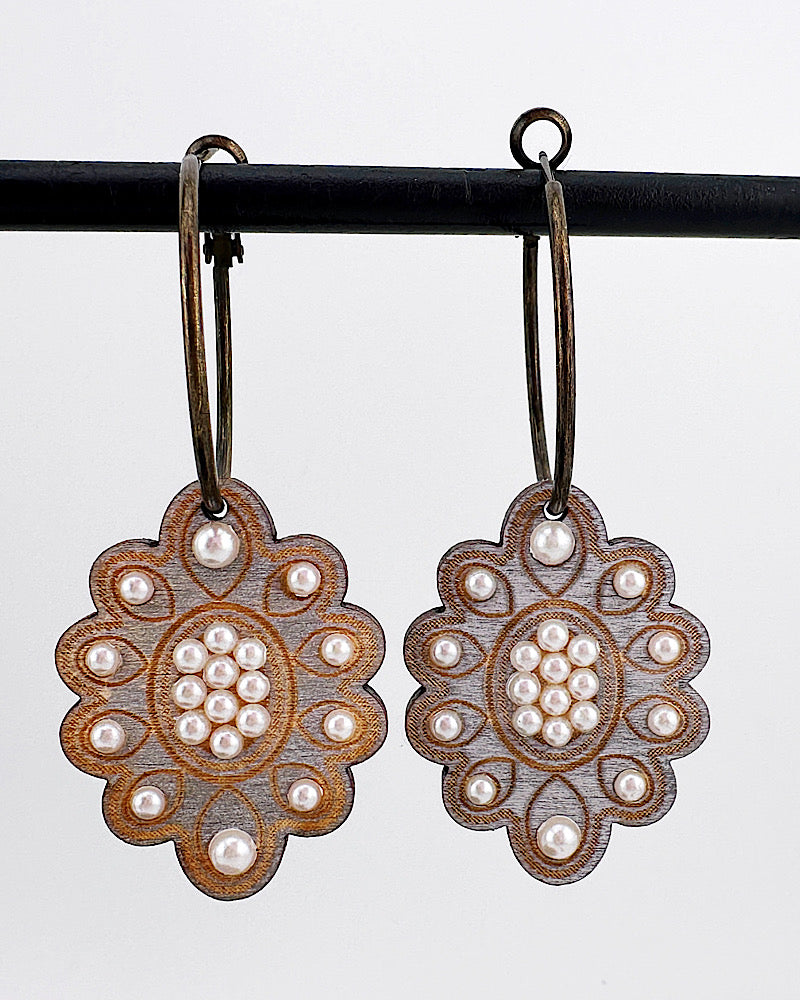 Francesca Pearl Hoops