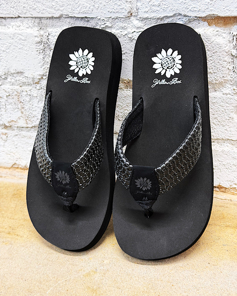Faldi Black Sandals