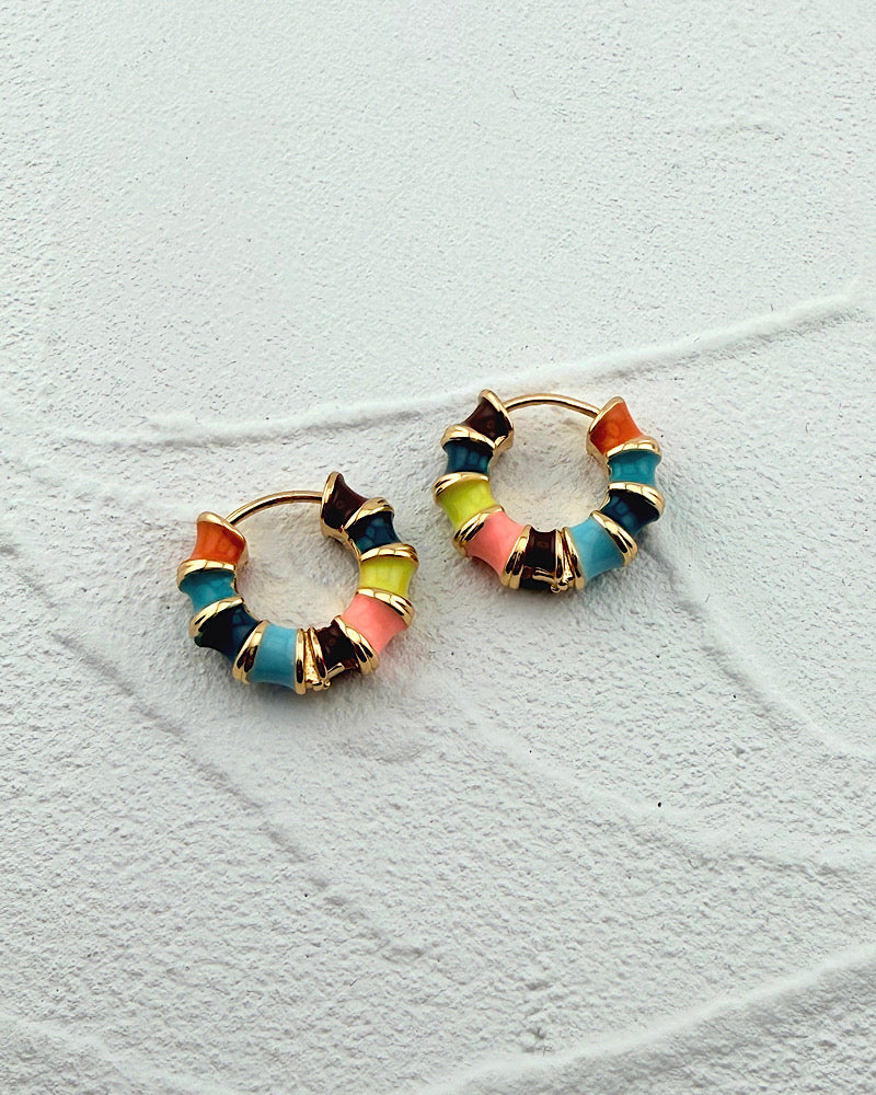 Retro Radiance Hugger Hoops