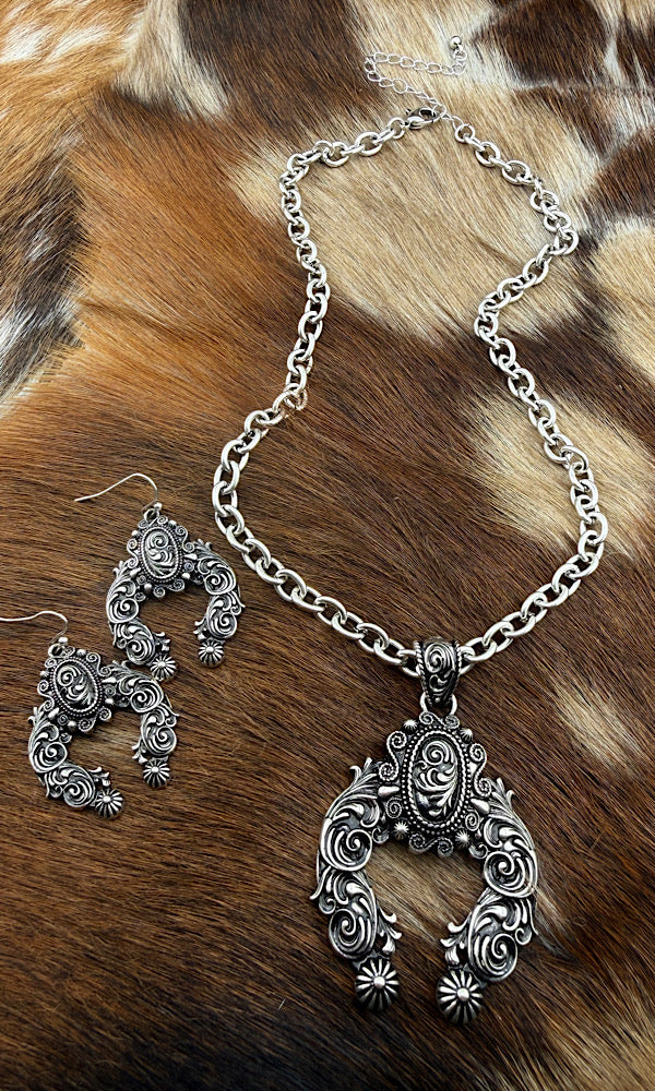Annie Necklace Set