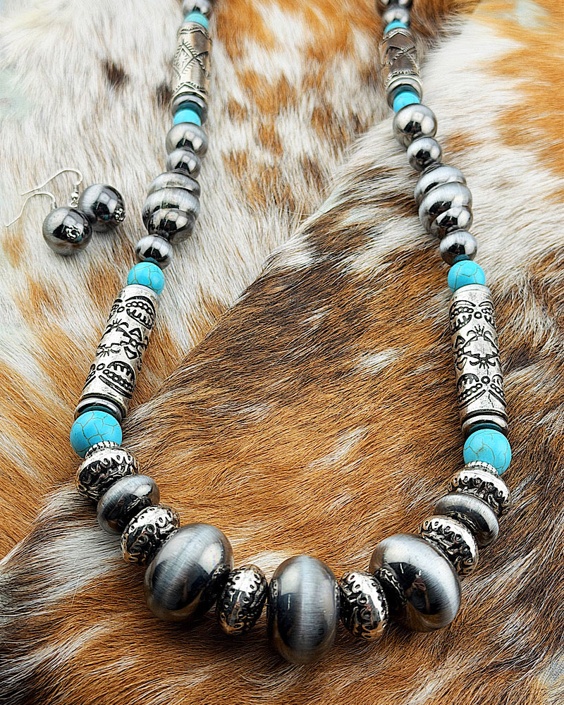 Mesa Moon Necklace Set