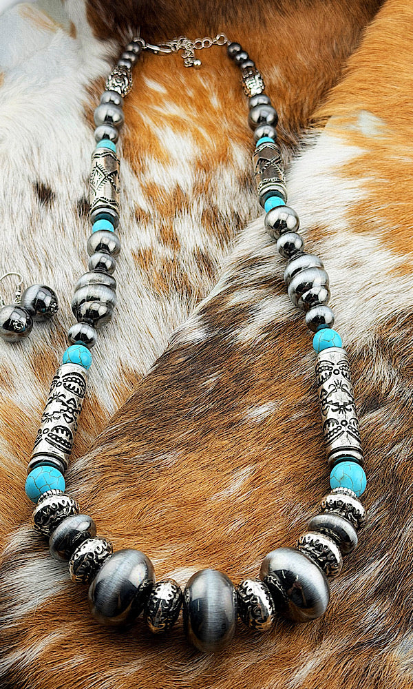 Mesa Moon Necklace Set