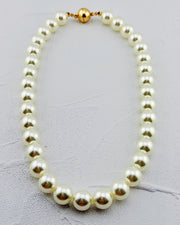 Classic Grace Medium Pearl Necklace