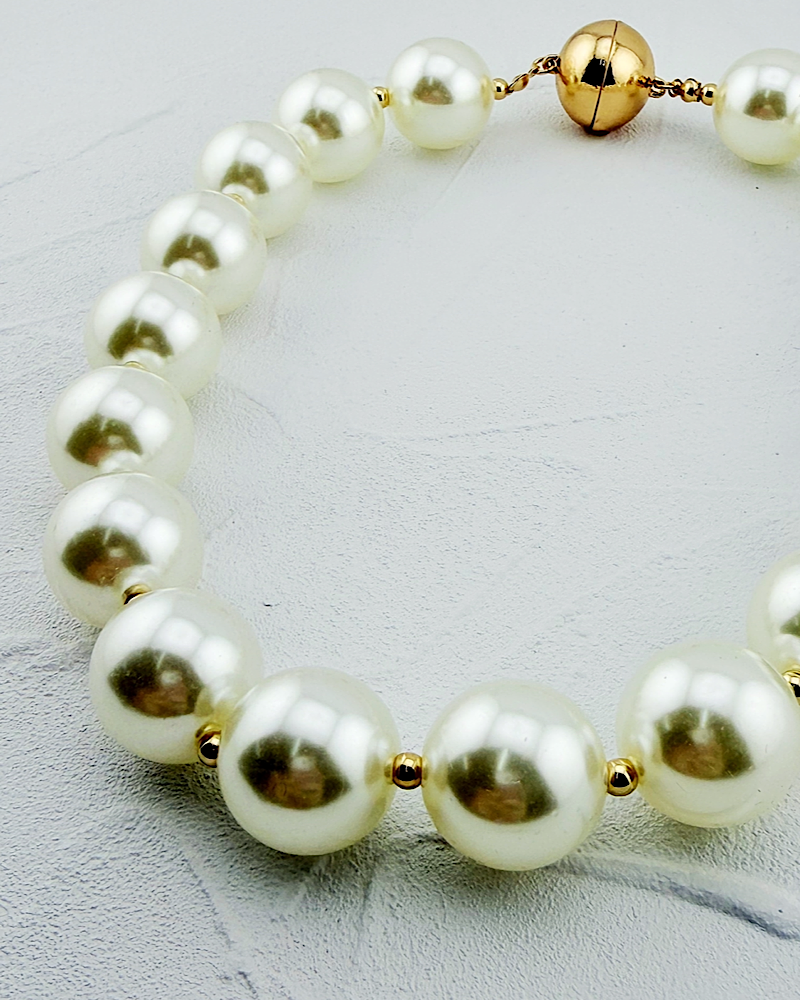 Classic Grace Large Pearl Necklace