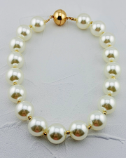 Classic Grace Large Pearl Necklace