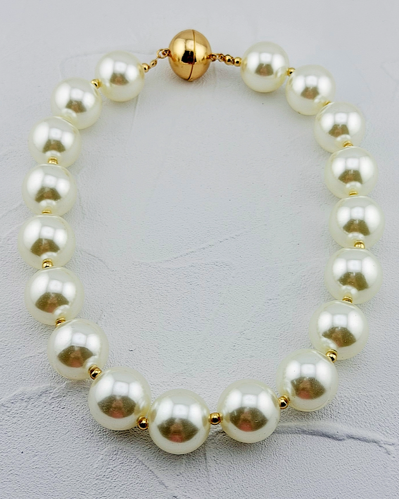 Classic Grace Large Pearl Necklace