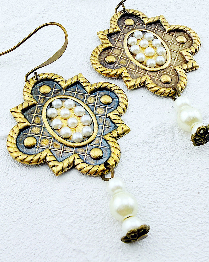 Victoria Pearl Earrings