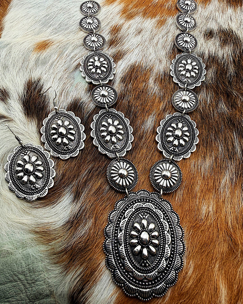 Ginny Concho Necklace Set