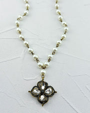 Glitz & Grace Pearl Necklace