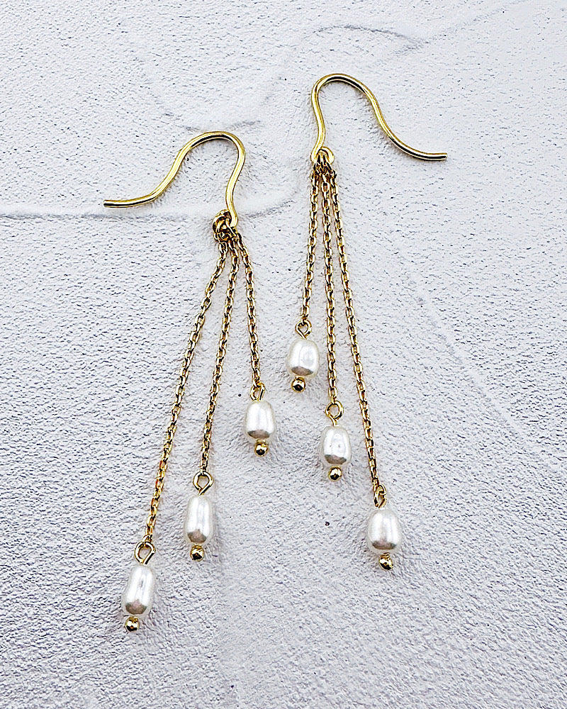 Ellie Pearl Earrings