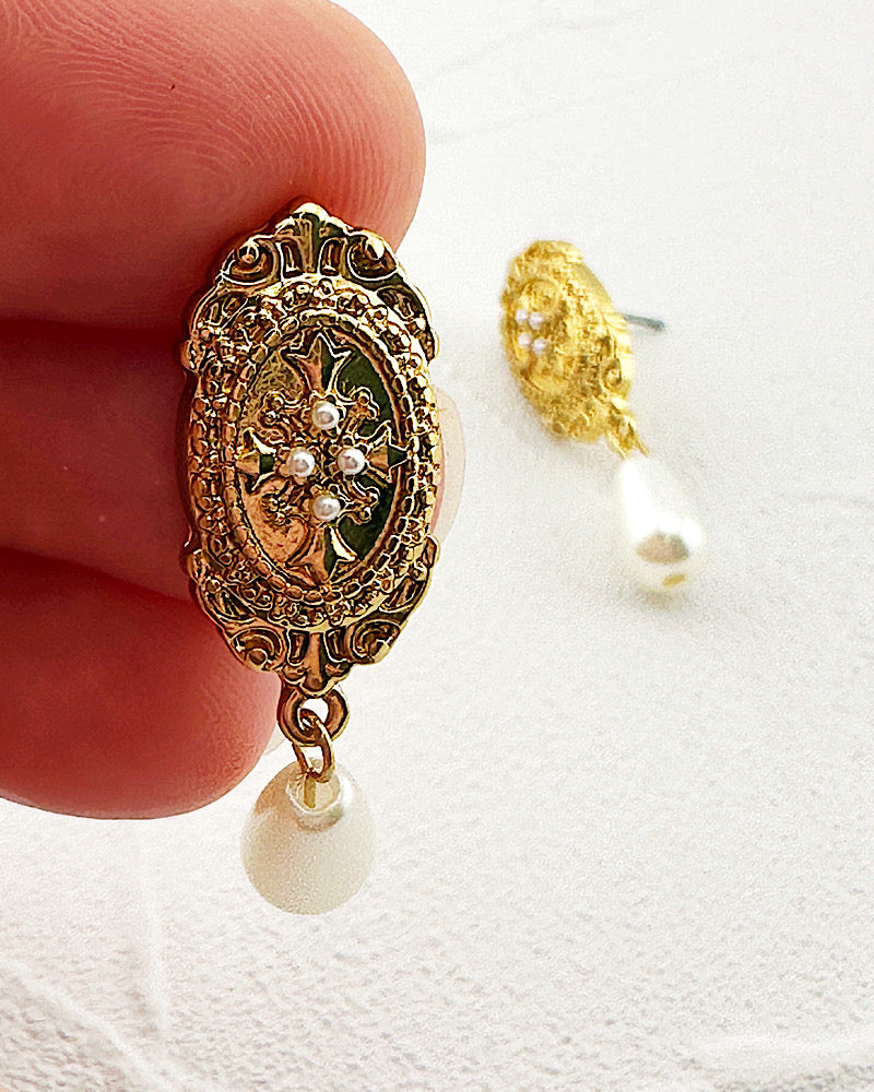 Vivian Pearl Earrings