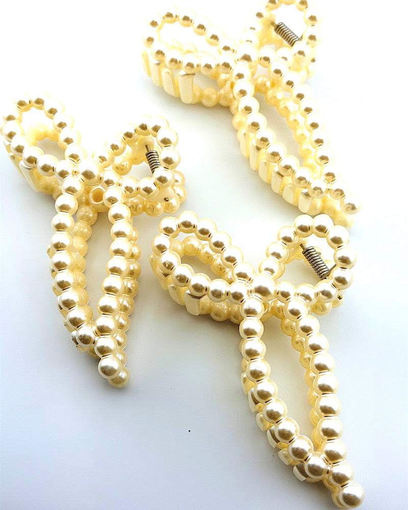 Coquette Pearl Hair Clip