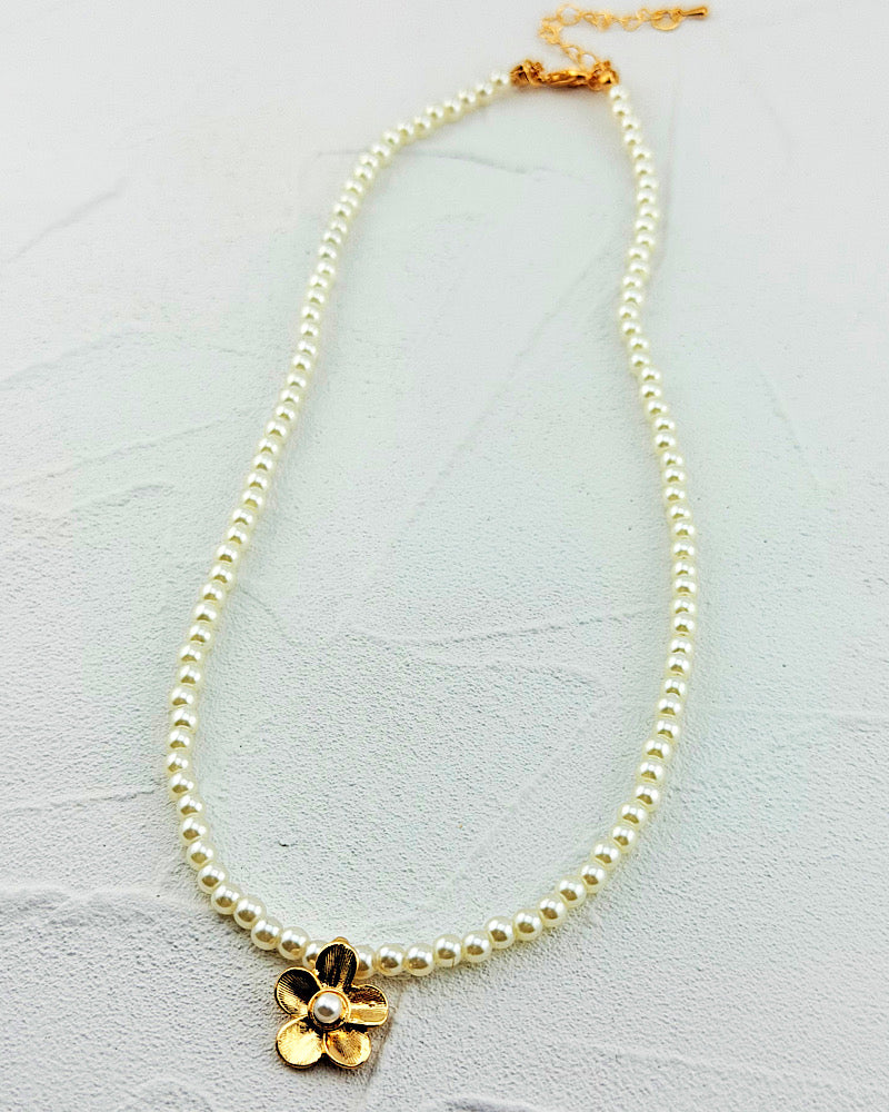 Golden Petals Necklace