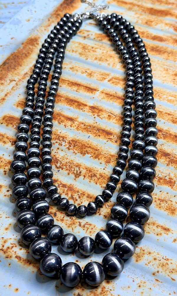 Llano Lily Necklace