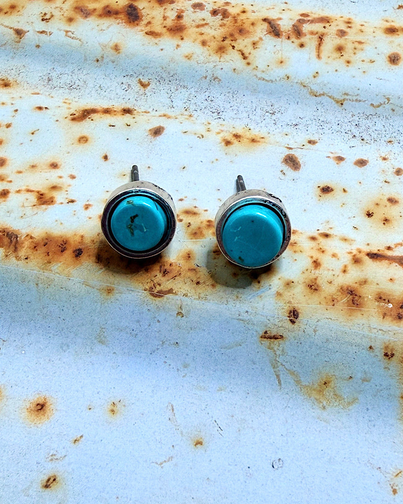 Rebel Stone Studs