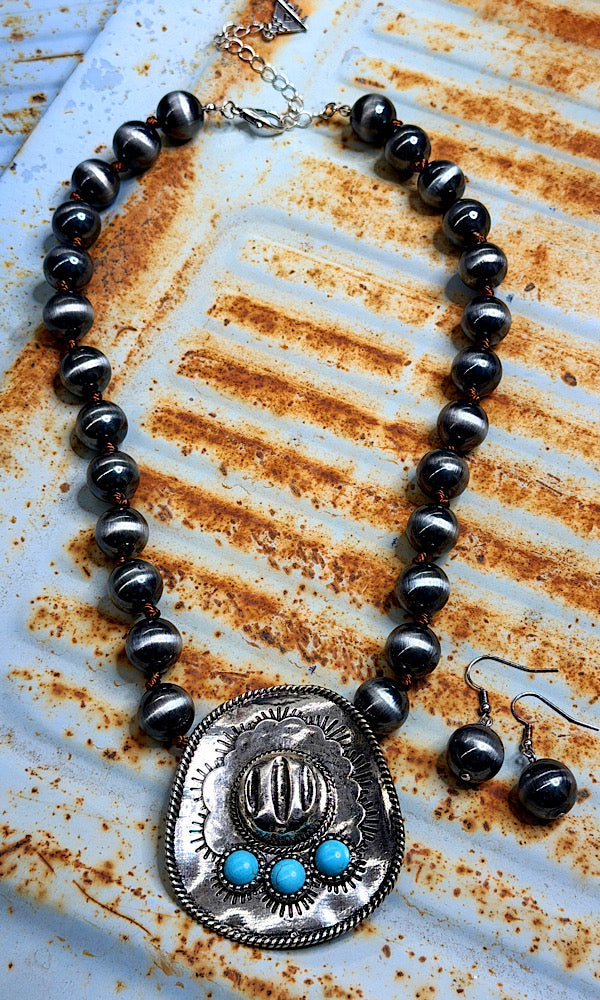 Chisholm Charm Necklace Set