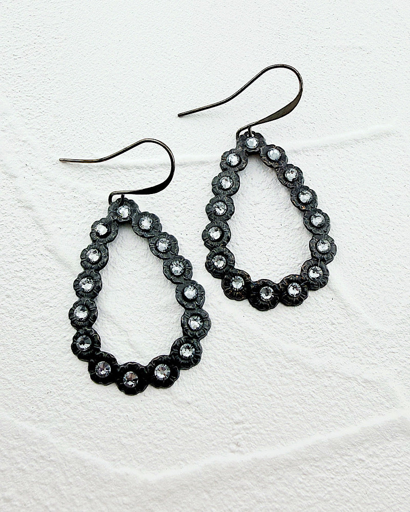Mini Tara Black Teardrops