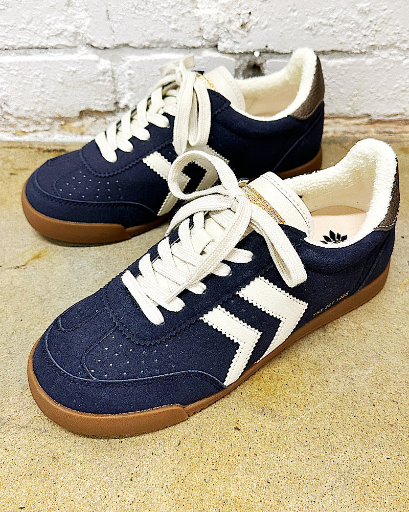 Neevan Navy Sneaker