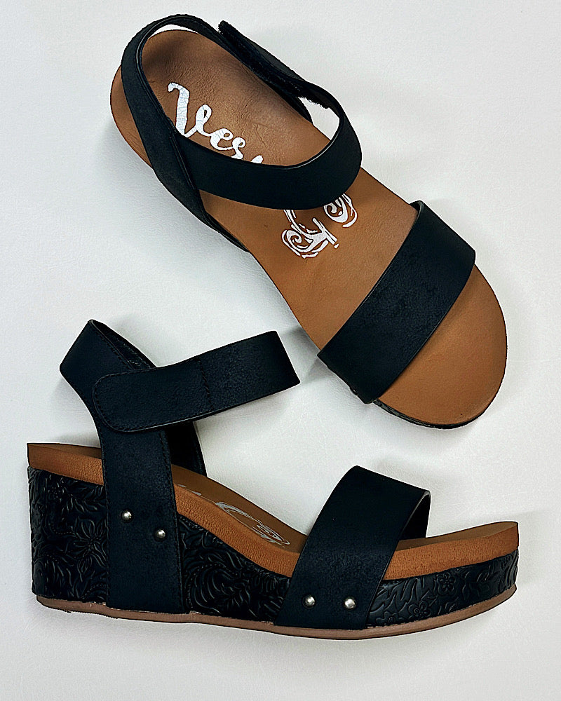 Dolly Black Platform Sandals