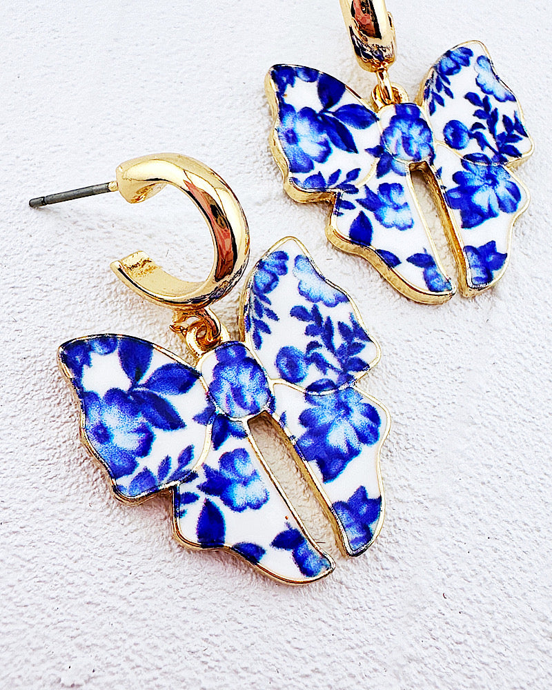 Amelia Bow Hugger Hoops