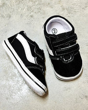 On-the-go Black Velcro Sneakers