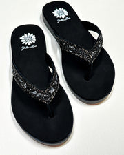 Diyah Black Sandals