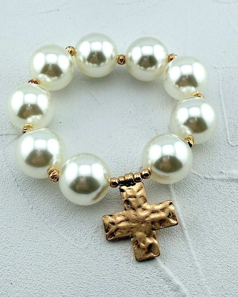 First Class Pearl Bracelet