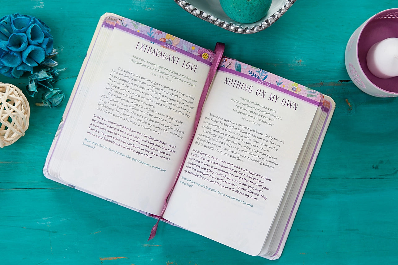 Amazing Grace (Yearlong Devotional)